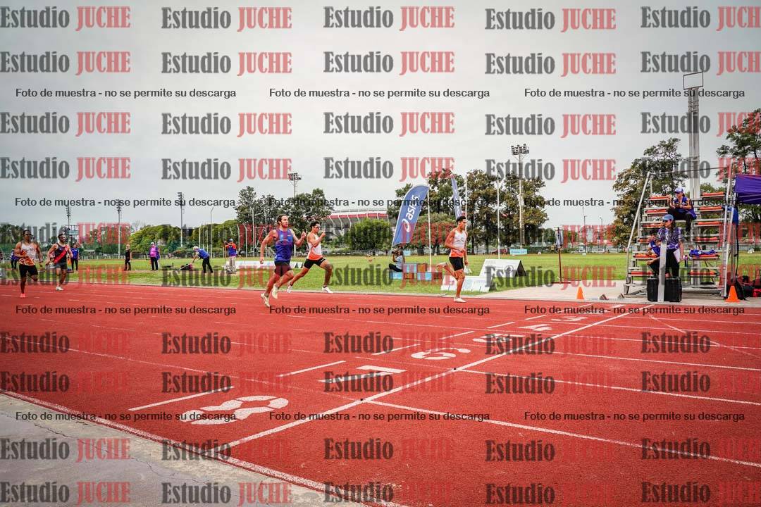 Fotos de los 400 m llanos de varones