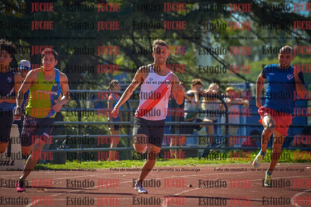 Fotos de los 200 m llanos de varones