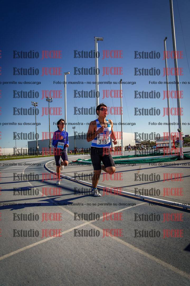 Fotos de los 2000 m llanos de varones