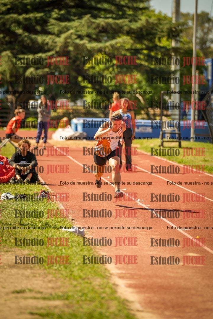 Fotos del salto en largo de mujeres