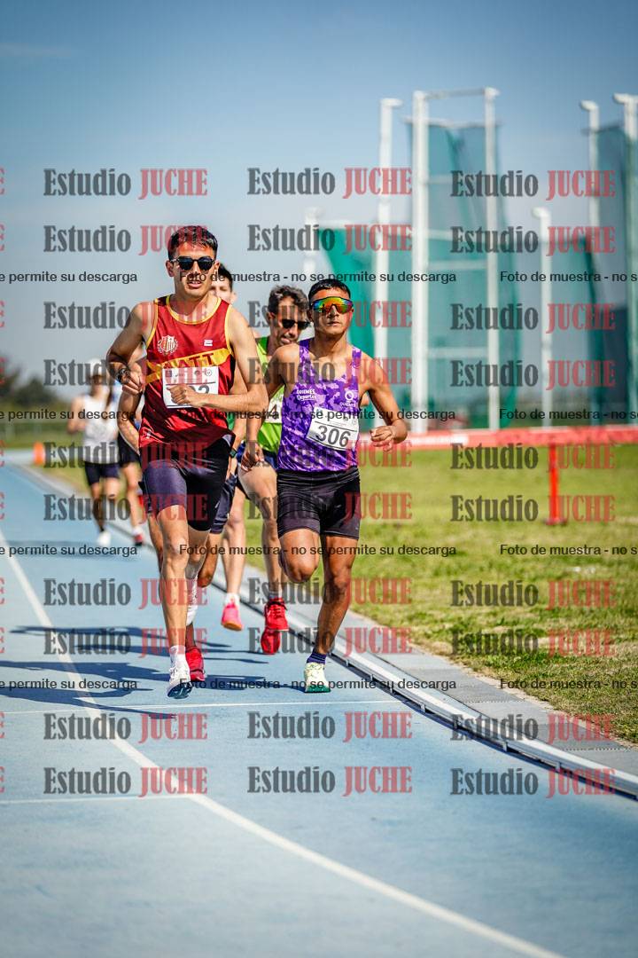 Fotos de los 3000 m llanos de varones