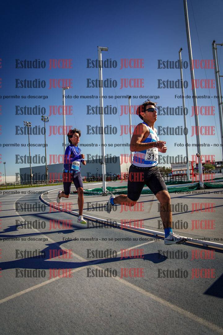 Fotos de los 2000 m llanos de varones