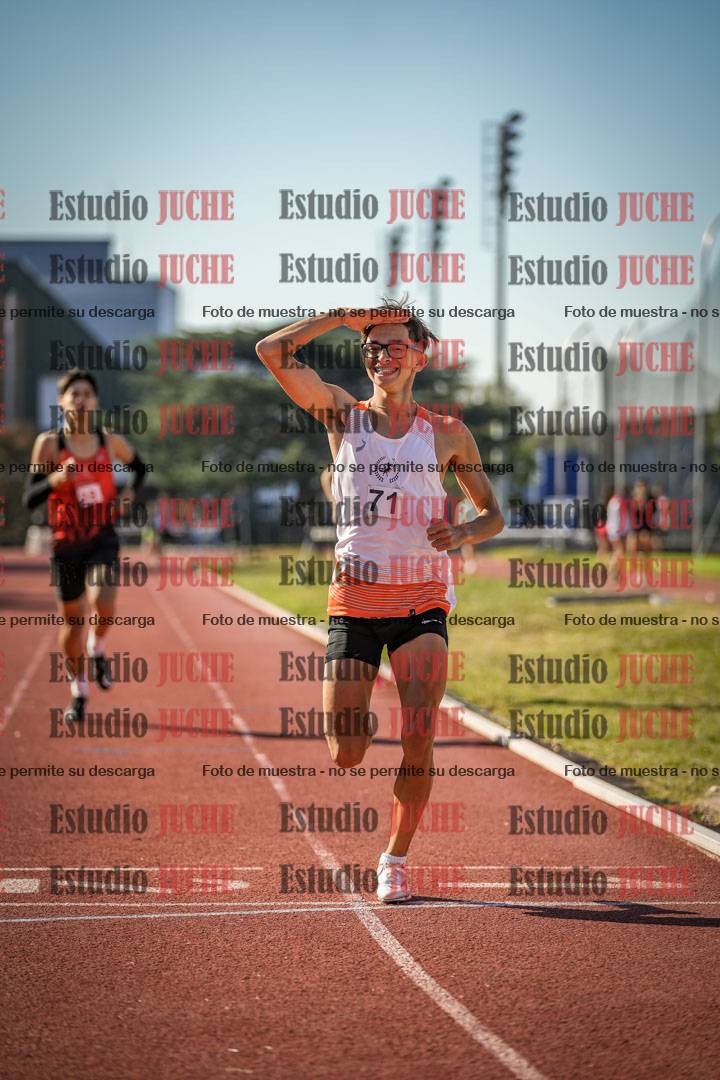 Fotos de los 800 m llanos de varones