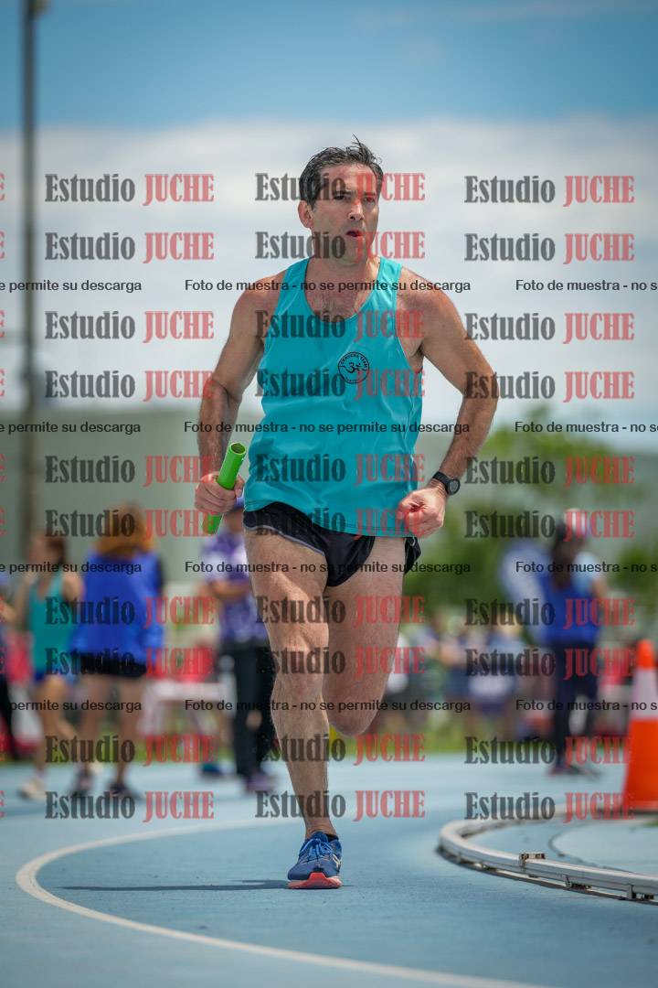 Fotos durante el transcurso de los relevos 20' para running teams - serie 2