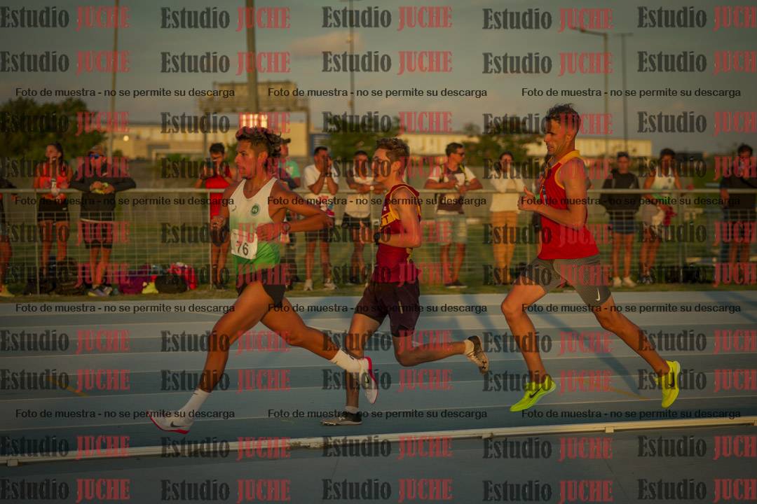Fotos de los 3000 m llanos de varones