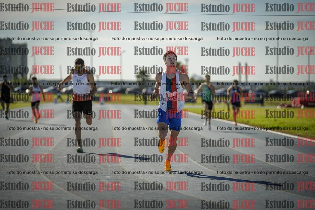 Fotos de los 400 m llanos de varones