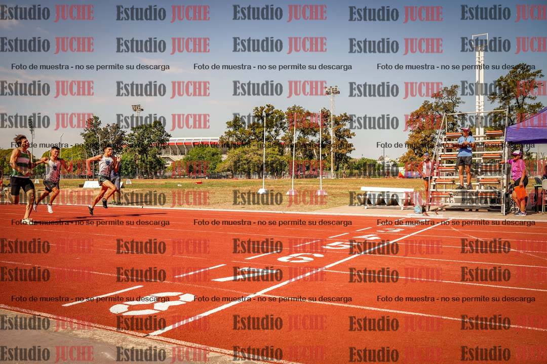 Fotos de los 400 m llanos de varones