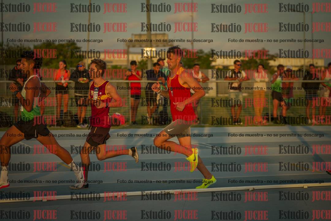 Fotos de los 3000 m llanos de varones