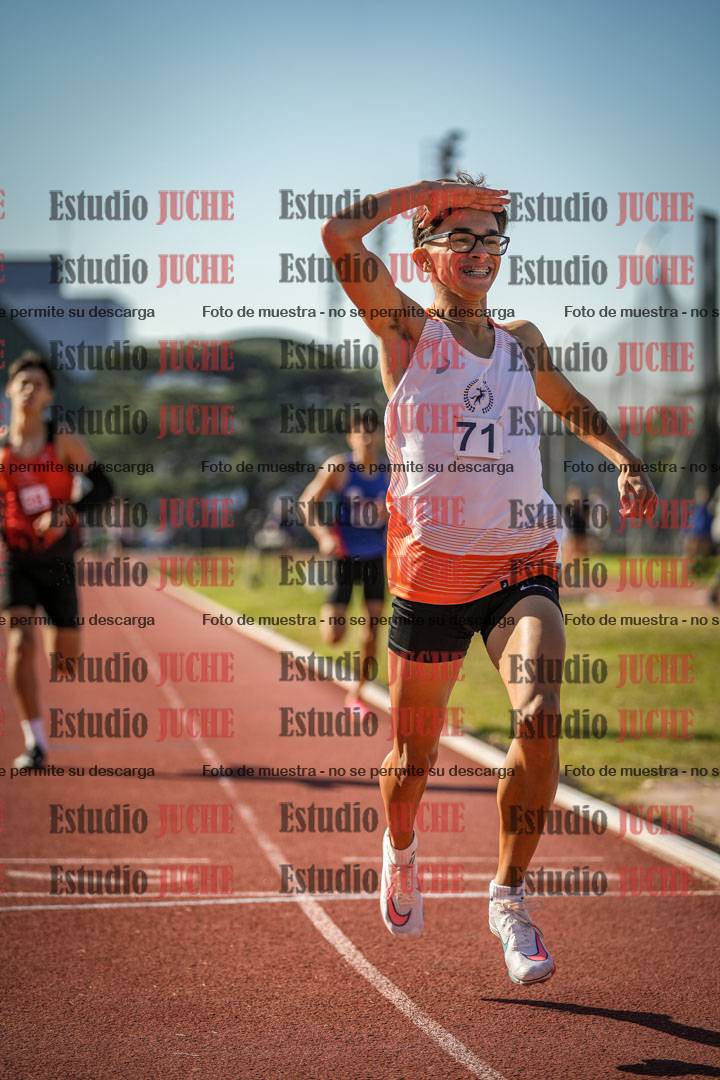 Fotos de los 800 m llanos de varones