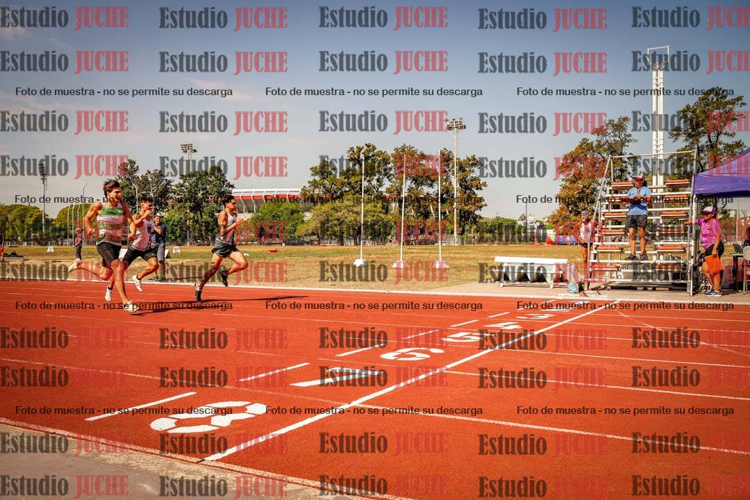 Fotos de los 400 m llanos de varones