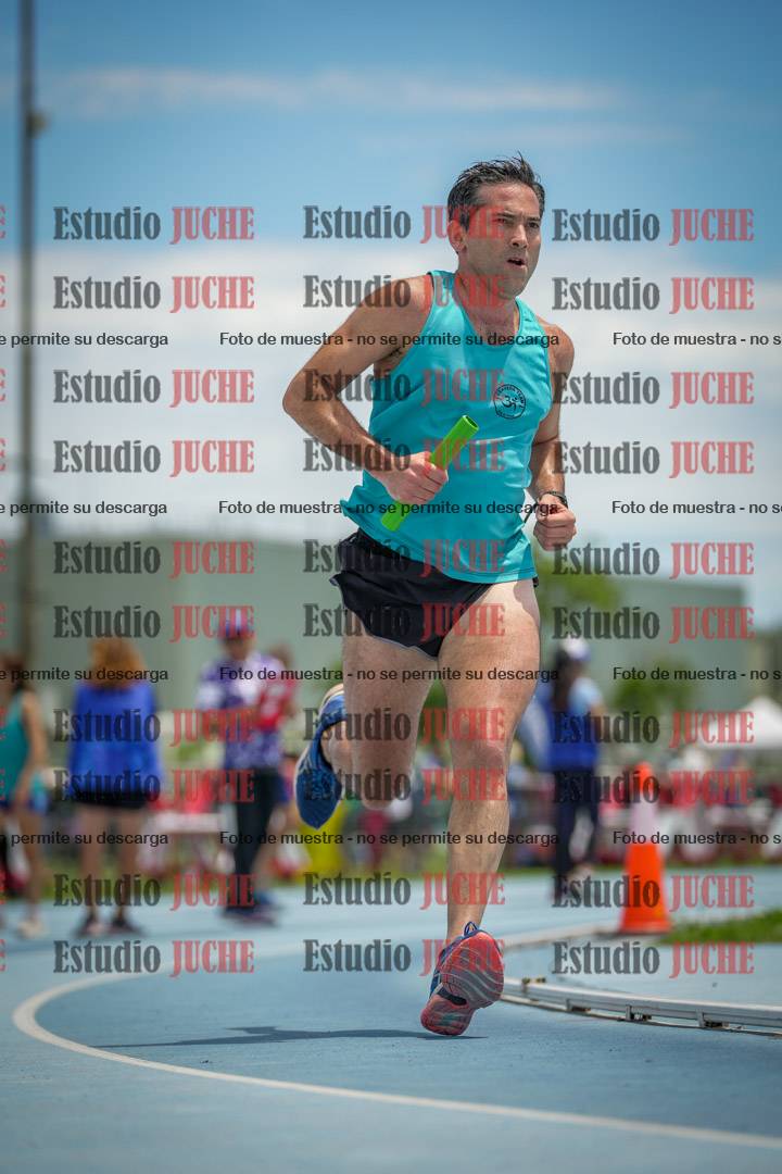 Fotos durante el transcurso de los relevos 20' para running teams - serie 2