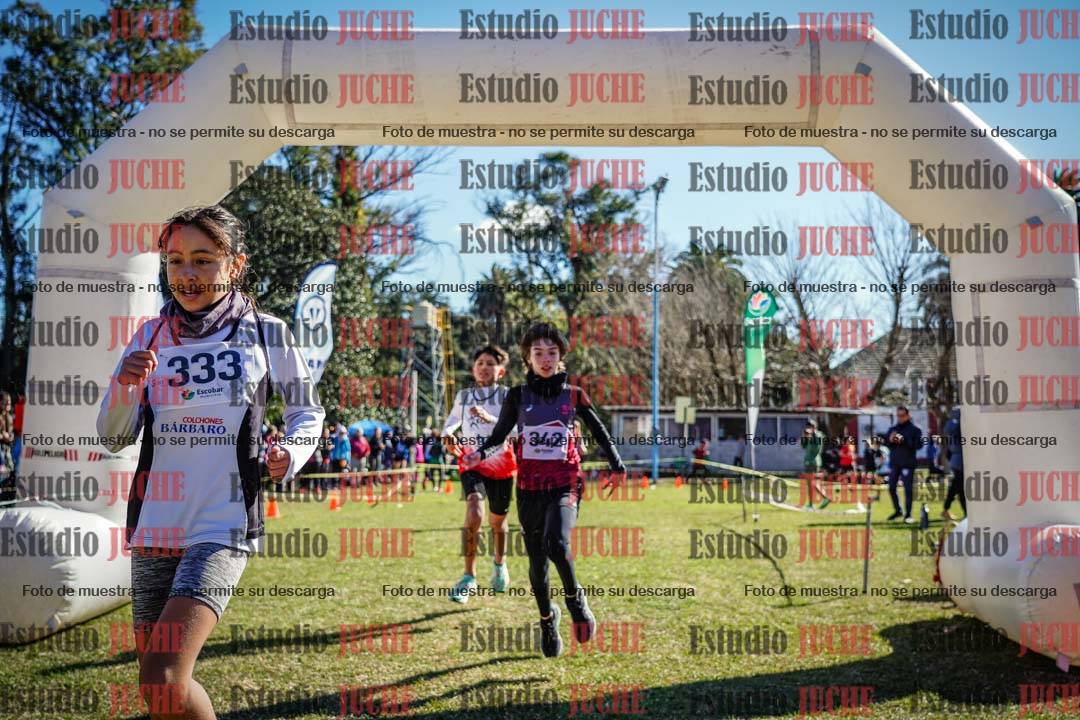 Fotos de la llegada del cross de 1500 m