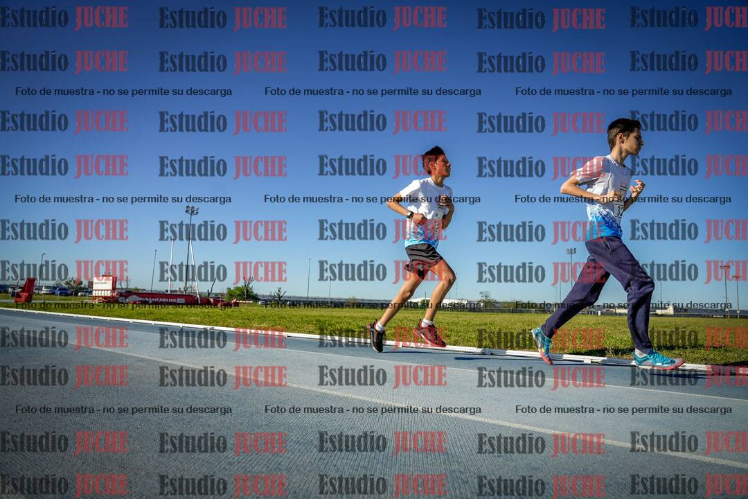 Fotos de los 2000 m llanos de varones