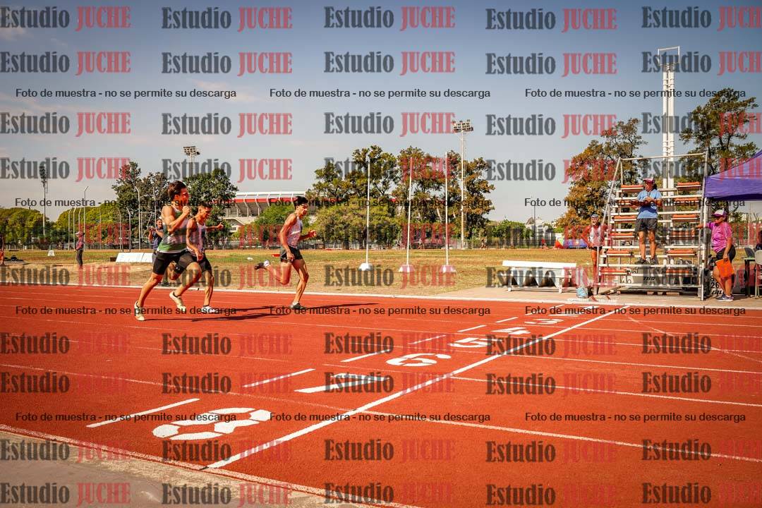 Fotos de los 400 m llanos de varones