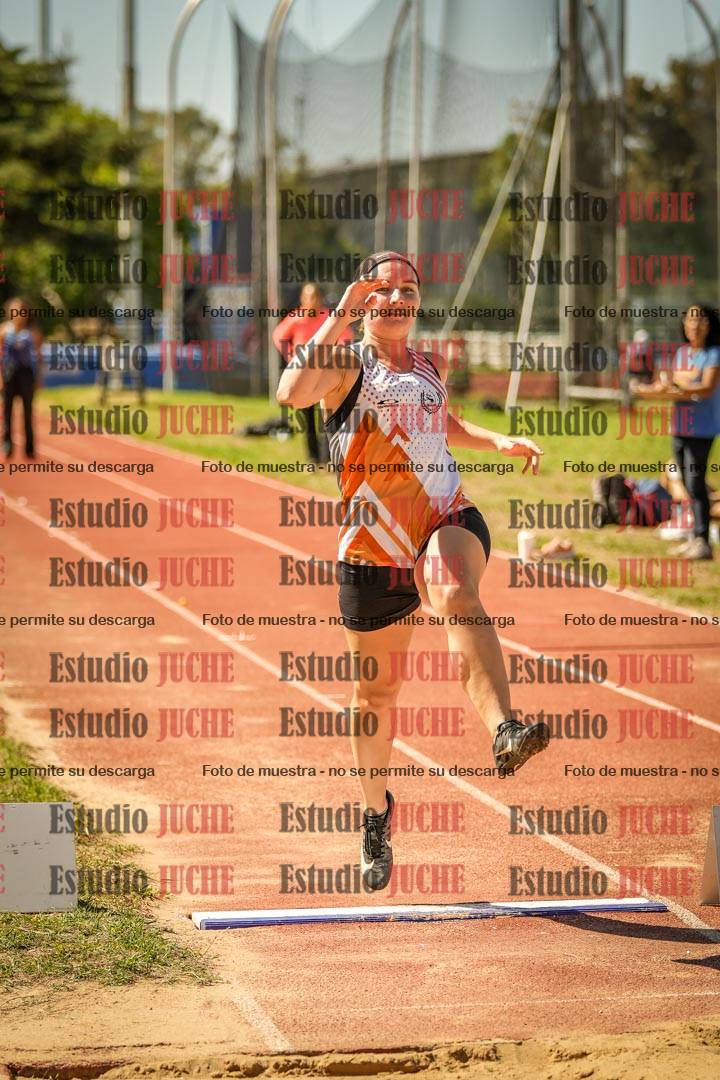 Fotos del salto en largo de mujeres