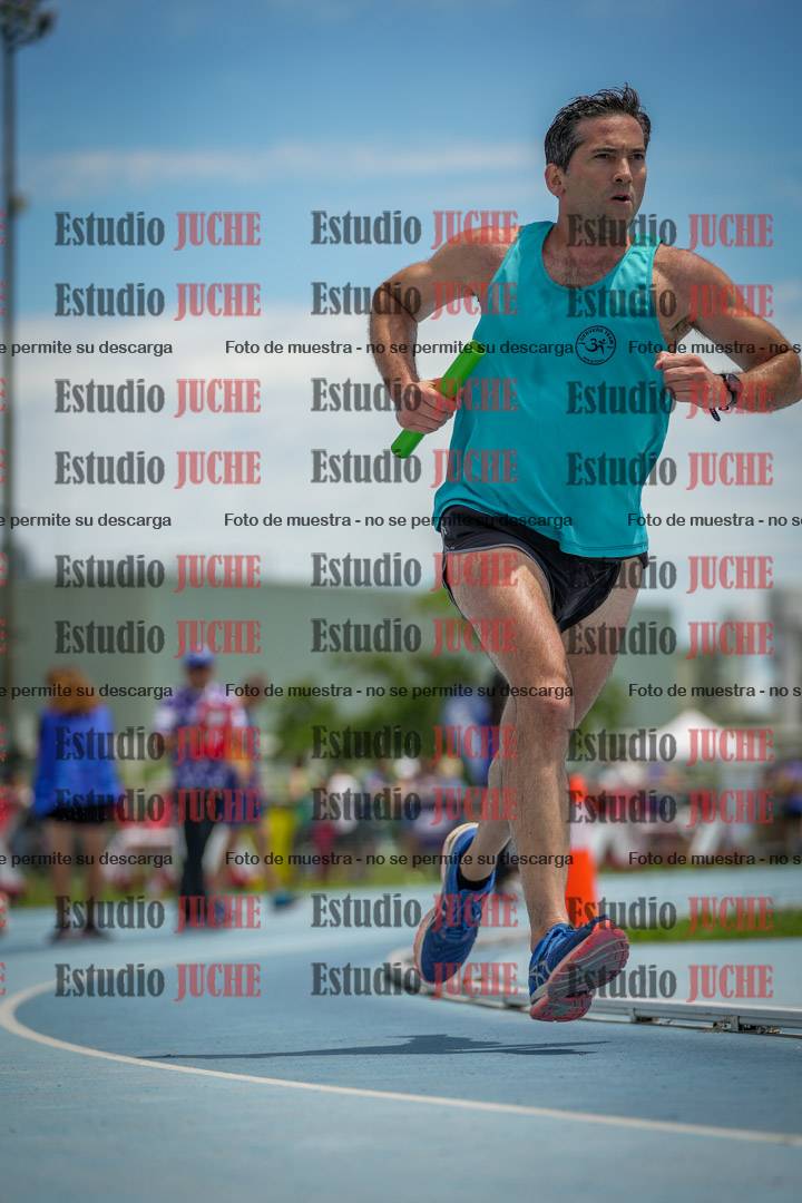 Fotos durante el transcurso de los relevos 20' para running teams - serie 2