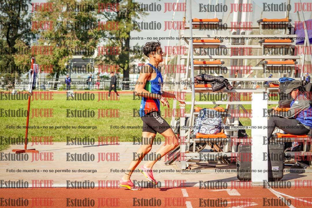 Fotos de los 800 m llanos de varones