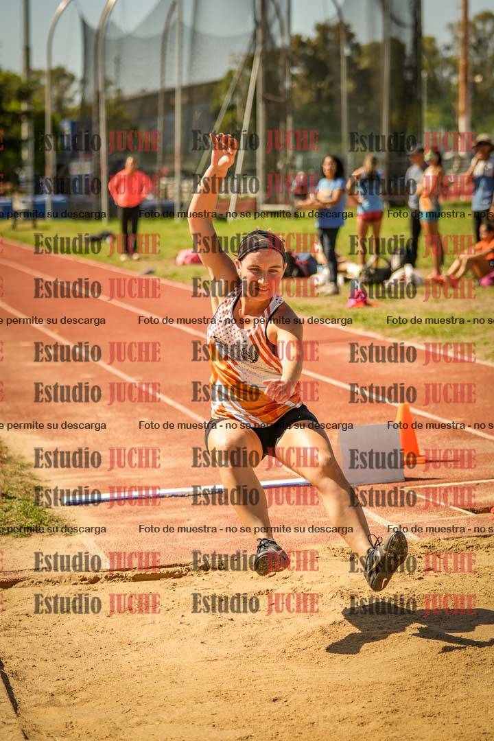 Fotos del salto en largo de mujeres
