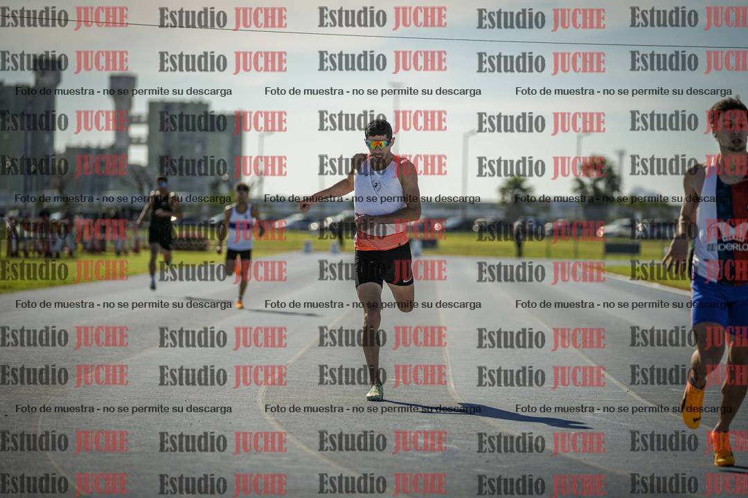 Fotos de los 400 m llanos de varones