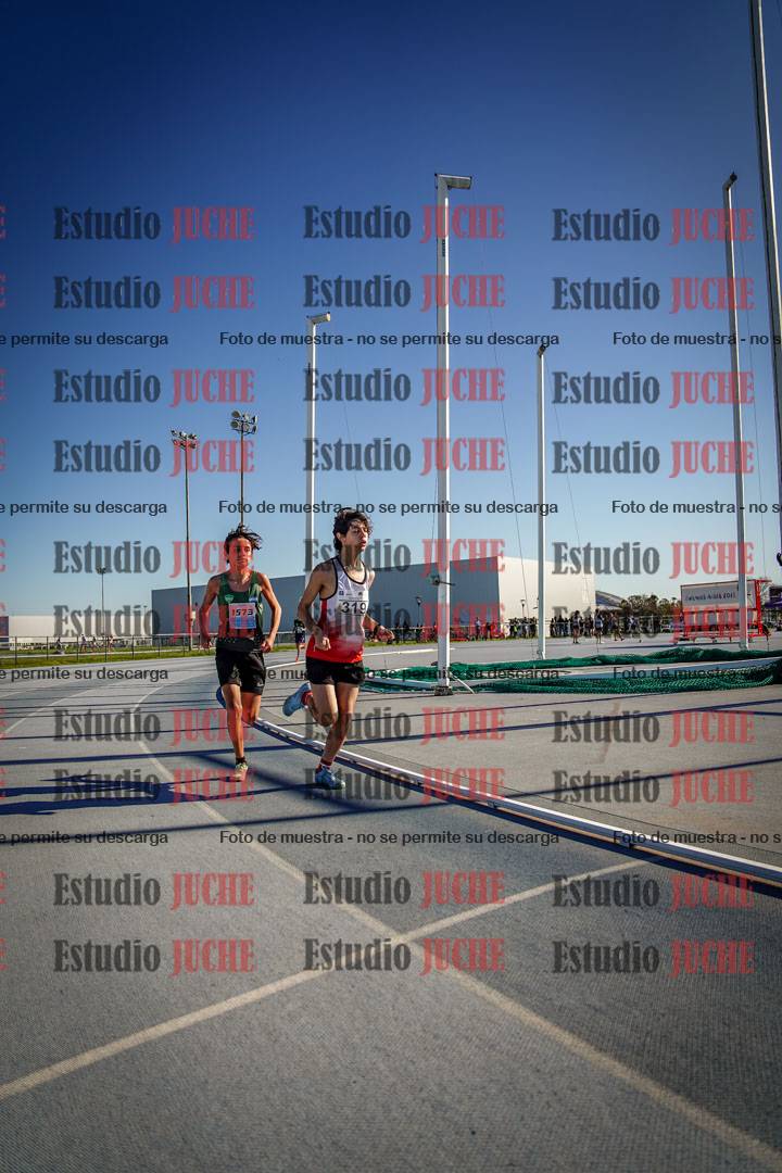 Fotos de los 2000 m llanos de varones