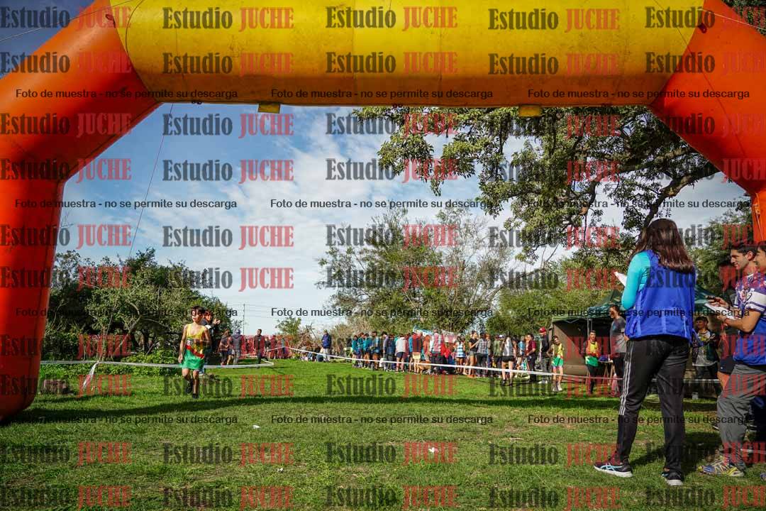 Fotos de la llegada del cross de 1000 m