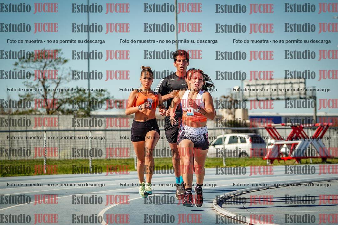 Fotos de los 5000 m llanos de mujeres y varones
