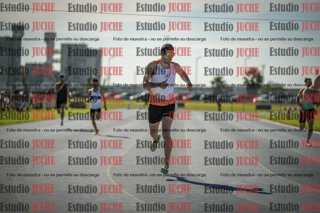 Fotos de los 400 m llanos de varones