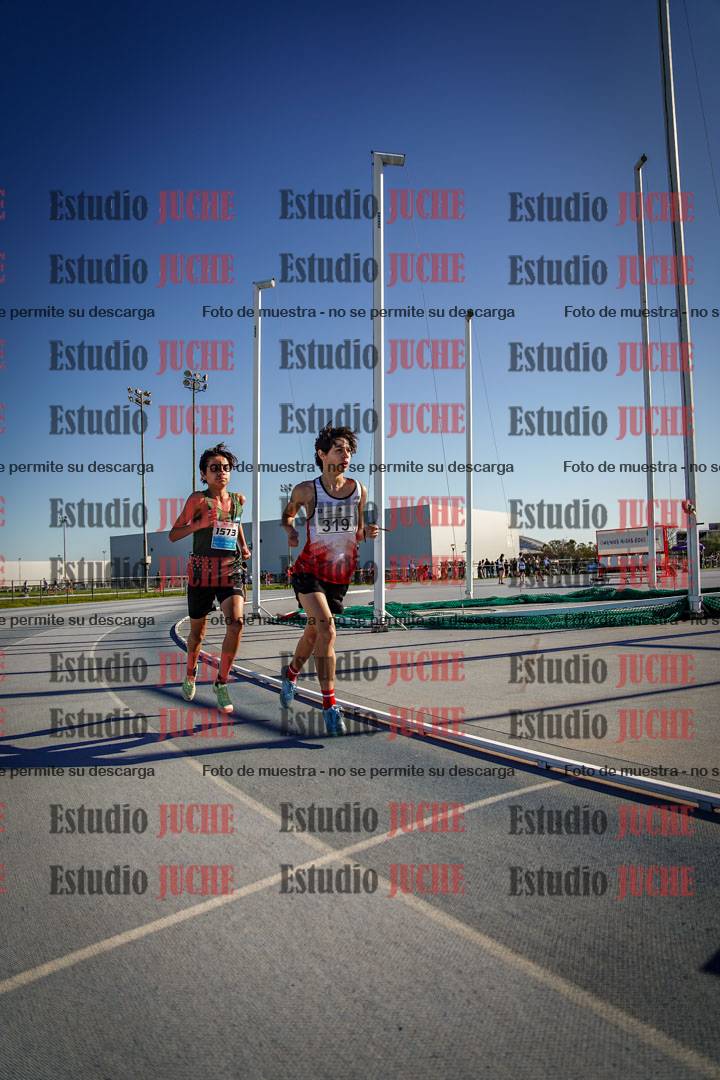 Fotos de los 2000 m llanos de varones