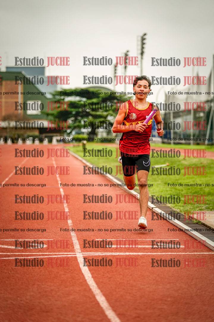 Fotos de las postas 8x200 m mixtas