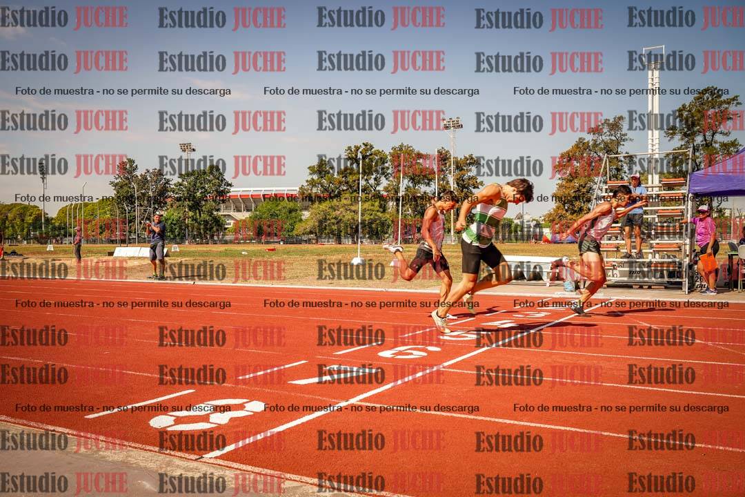 Fotos de los 400 m llanos de varones