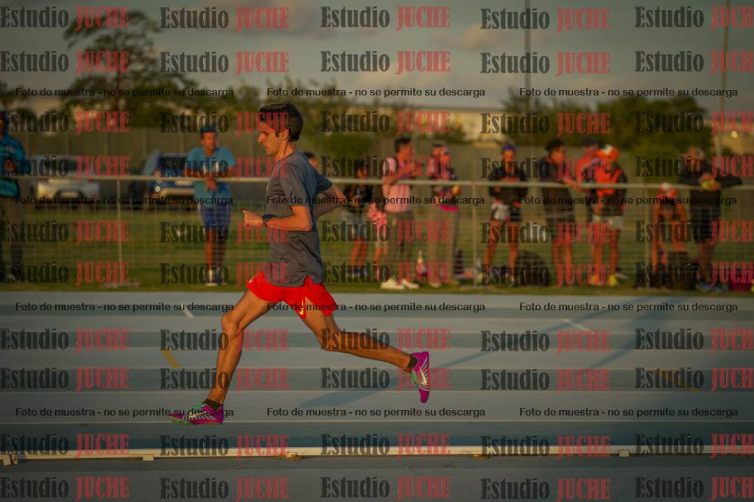 Fotos de los 3000 m llanos de varones