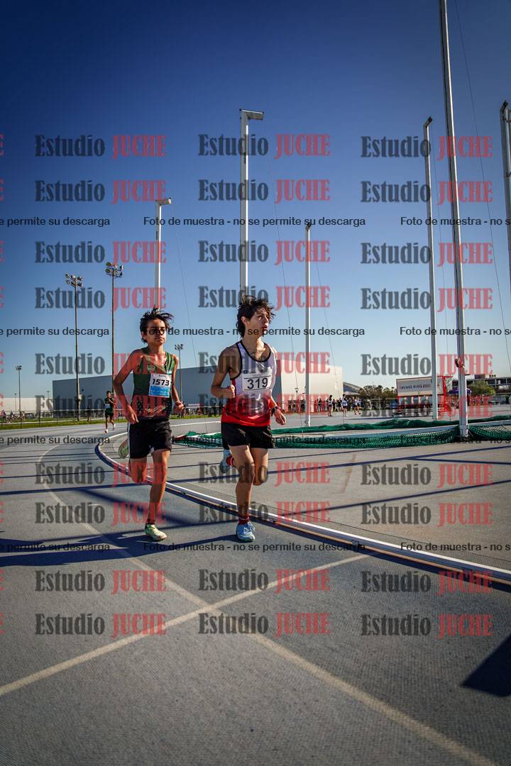 Fotos de los 2000 m llanos de varones