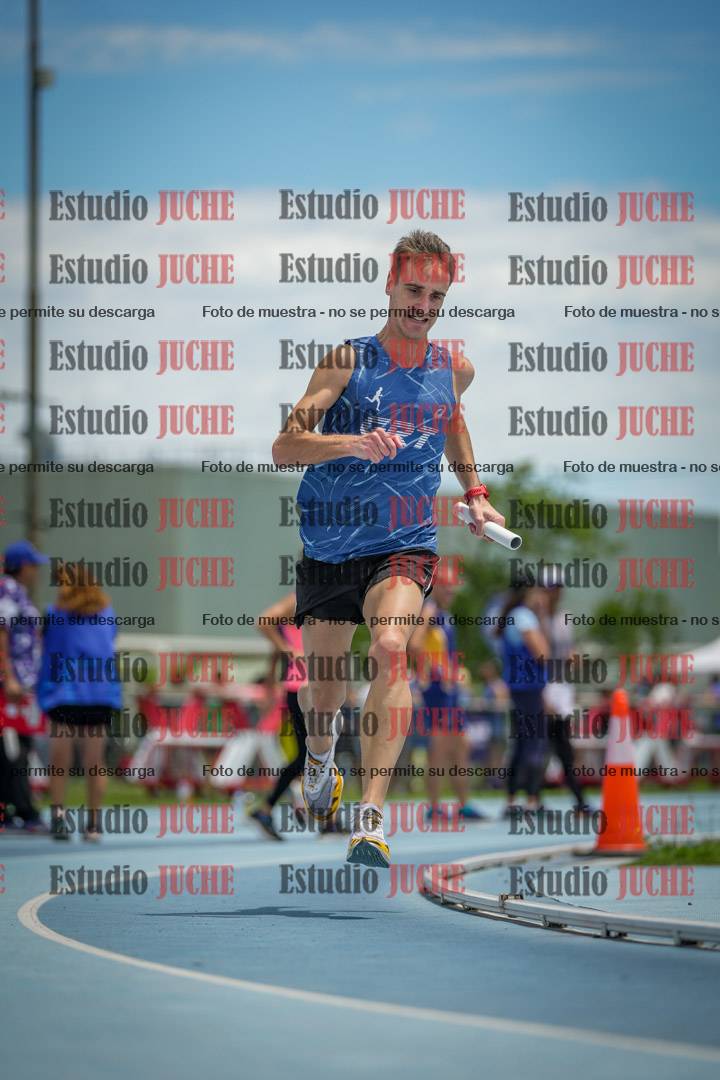 Fotos durante el transcurso de los relevos 20' para running teams - serie 2