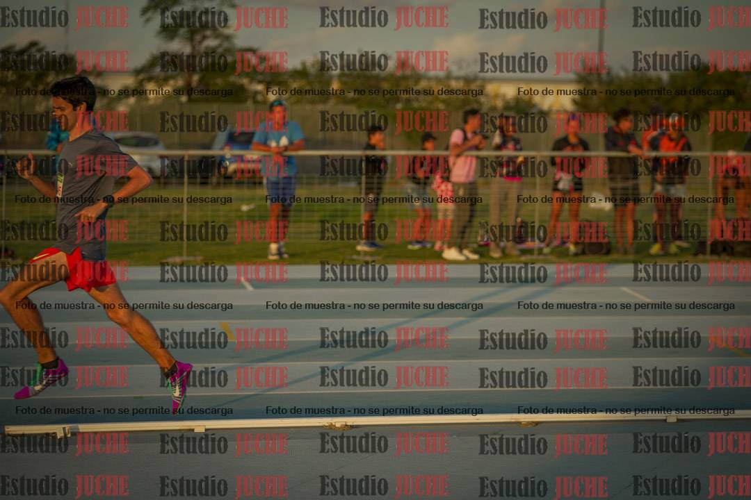 Fotos de los 3000 m llanos de varones