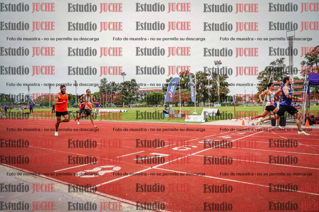 Fotos de los 400 m llanos de varones
