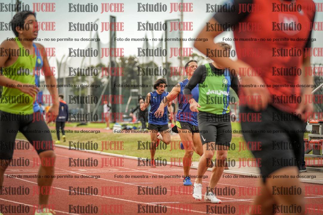 Fotos de los 400 m llanos de varones