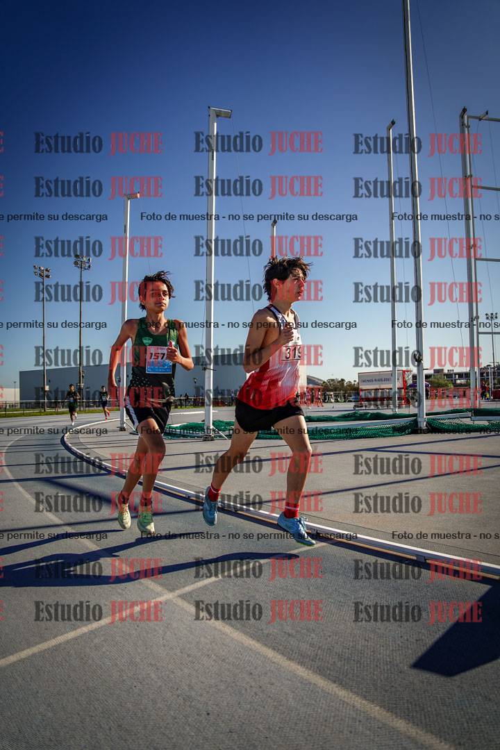 Fotos de los 2000 m llanos de varones