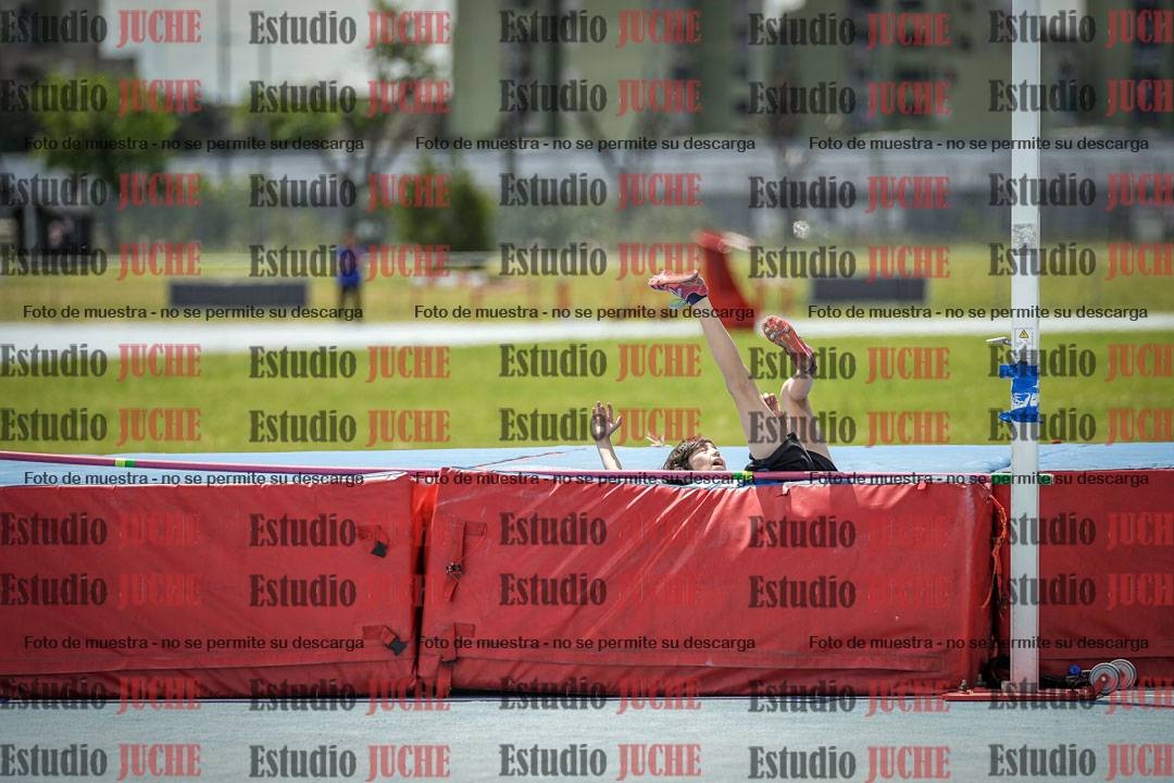 Fotos del salto en alto de varones - U12