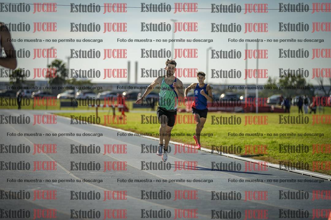 Fotos de los 400 m llanos de varones