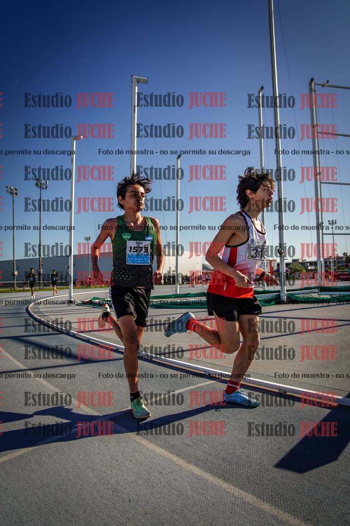Fotos de los 2000 m llanos de varones