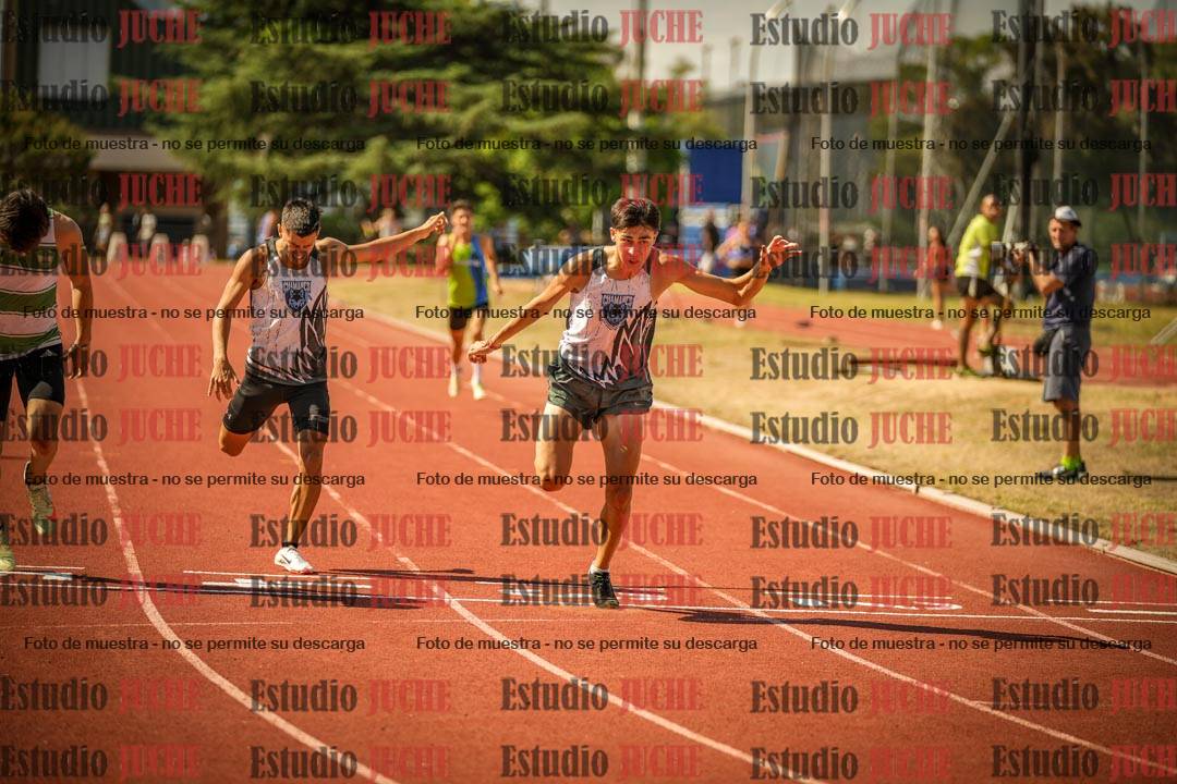 Fotos de los 400 m llanos de varones