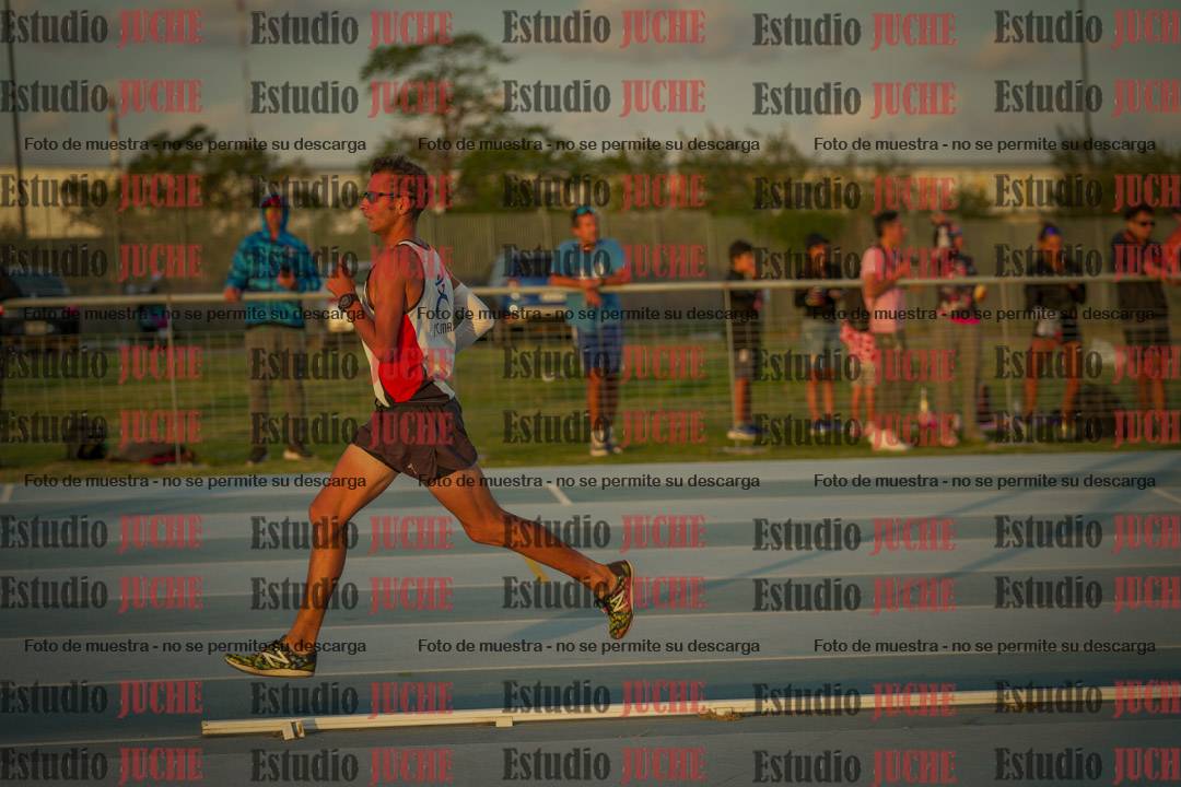 Fotos de los 3000 m llanos de varones
