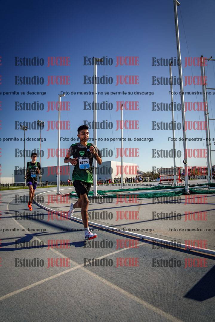 Fotos de los 2000 m llanos de varones