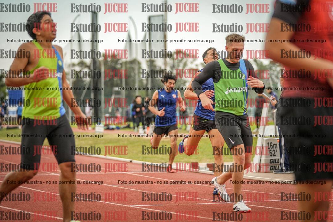 Fotos de los 400 m llanos de varones