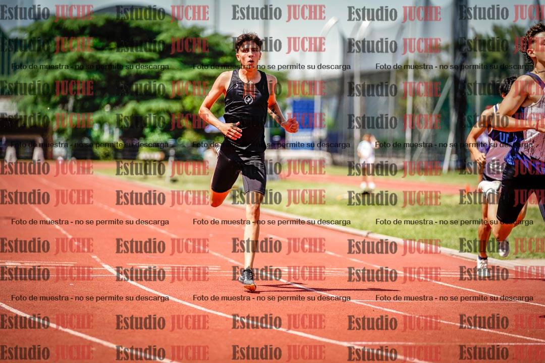 Fotos de los 400 m llanos de varones