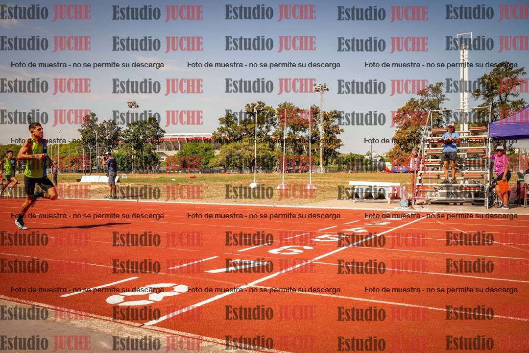 Fotos de los 400 m llanos de varones