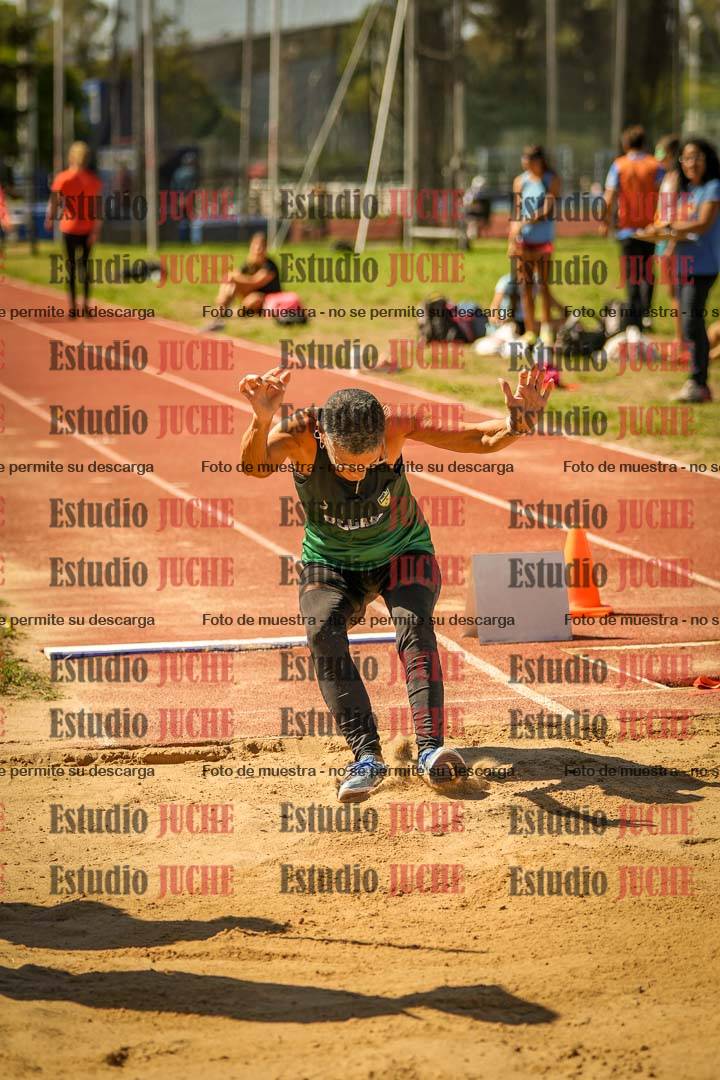 Fotos del salto en largo de mujeres