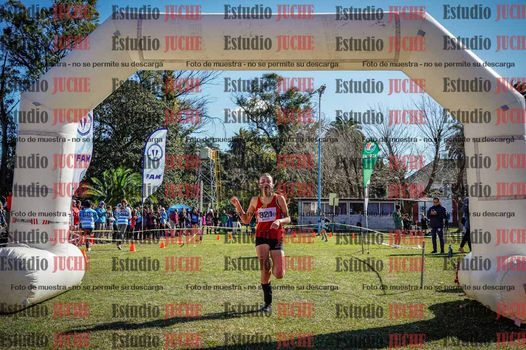 Fotos de la llegada del cross de 1500 m