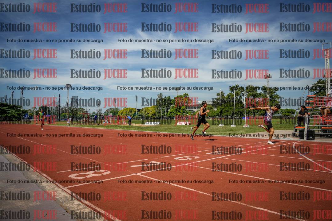 Fotos de los 400 m llanos de varones