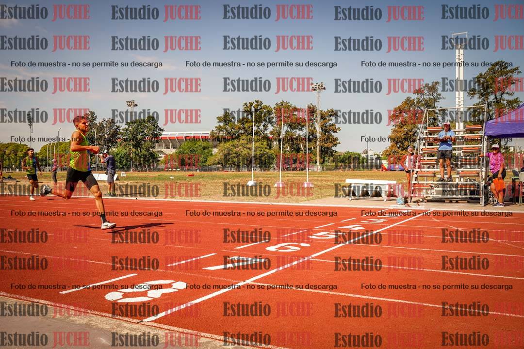 Fotos de los 400 m llanos de varones